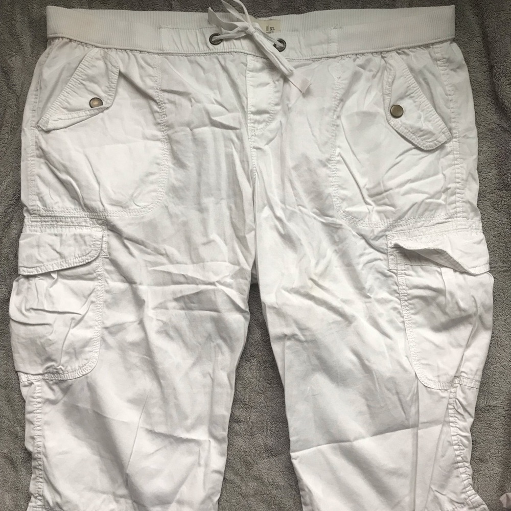 Old Navy White Cargo Capri